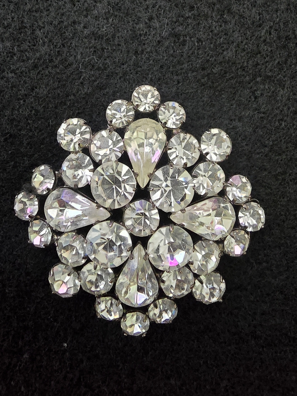 Clear Crystal Cluster Brooch Pin - Elegant Sparkle